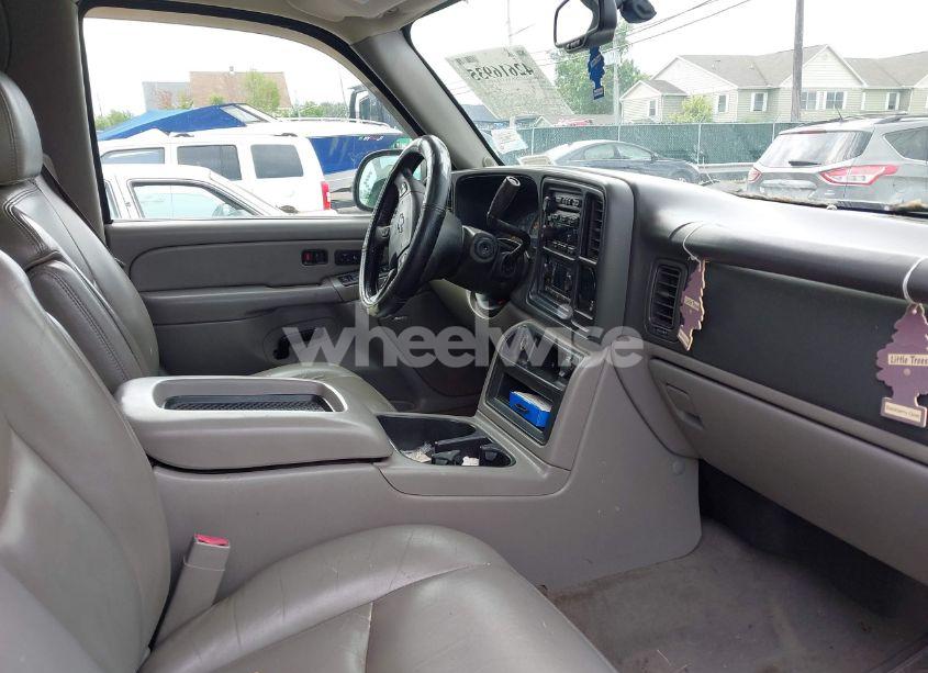 Photo 5 of 2005 Chevrolet Avalanche 1500 Z71 (VIN 3GNEK12Z25G222275)