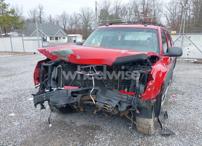 Photo 6 of 2005 Chevrolet Avalanche 1500 LS (VIN 3GNEK12Z95G183264)