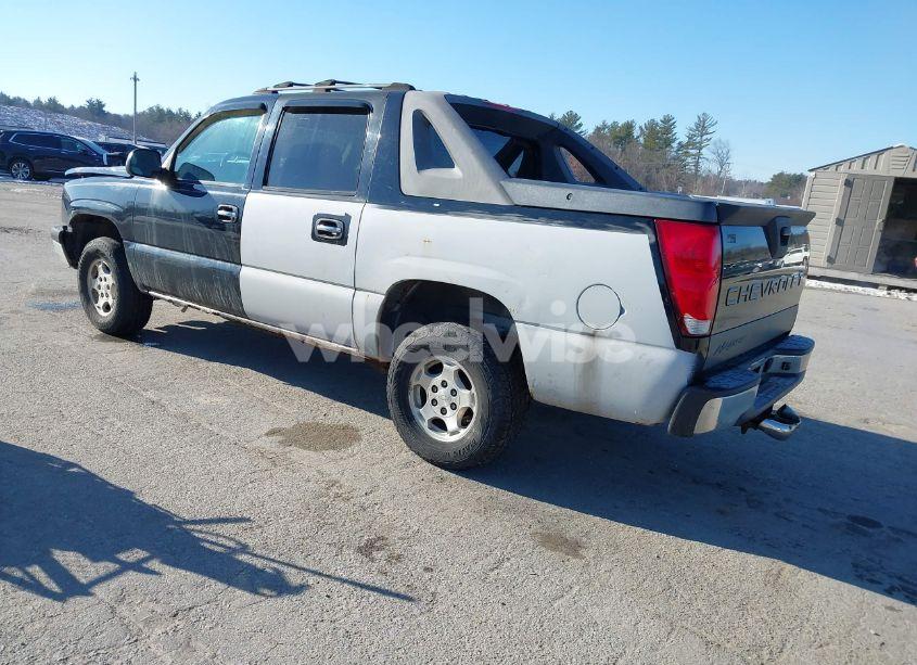 Photo 3 of 2005 Chevrolet Avalanche 1500 LS (VIN 3GNEK12ZX5G210052)