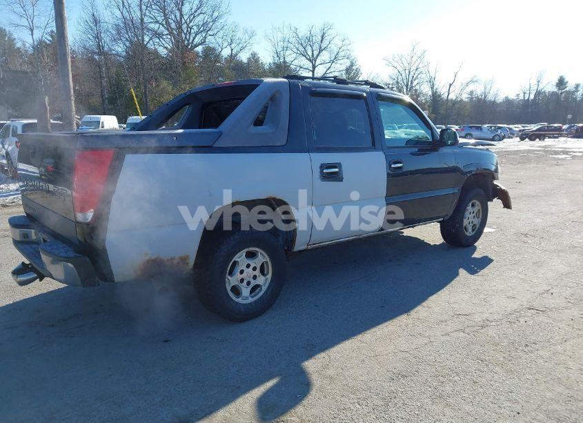 Photo 4 of 2005 Chevrolet Avalanche 1500 LS (VIN 3GNEK12ZX5G210052)