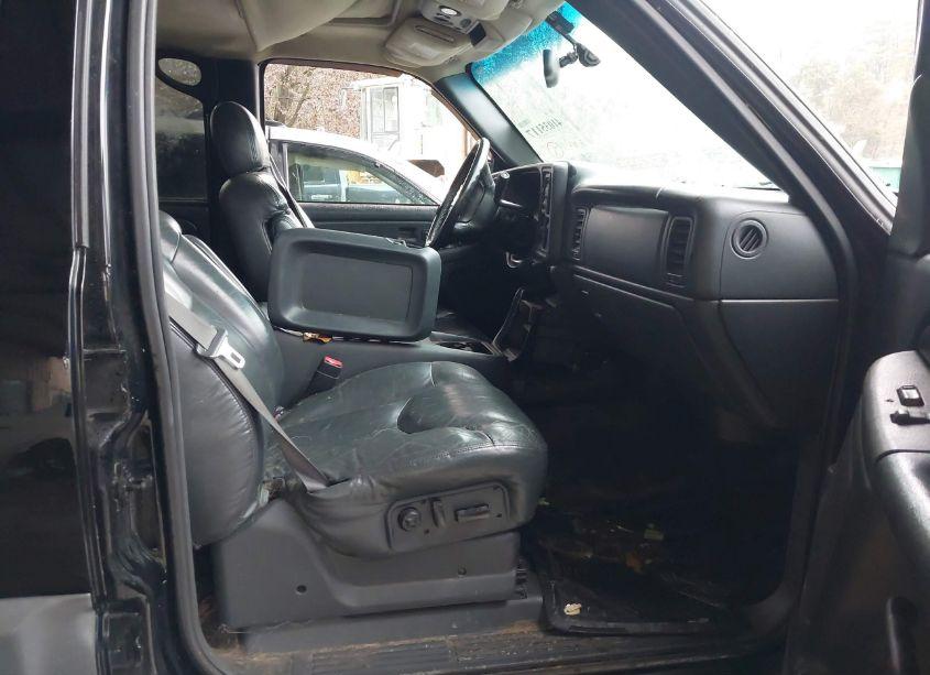 Photo 5 of 2002 Chevrolet Avalanche 1500 (VIN 3GNEK13T02G127851)