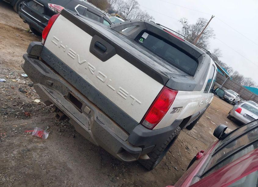 Photo 4 of 2003 Chevrolet Avalanche 1500 (VIN 3GNEK13T03G153562)