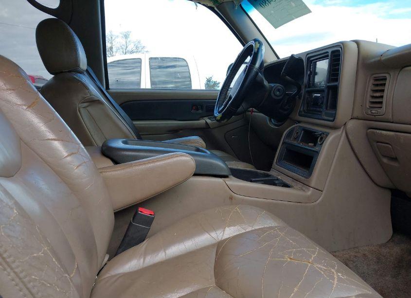 Photo 5 of 2003 Chevrolet Avalanche 1500 (VIN 3GNEK13T03G153562)