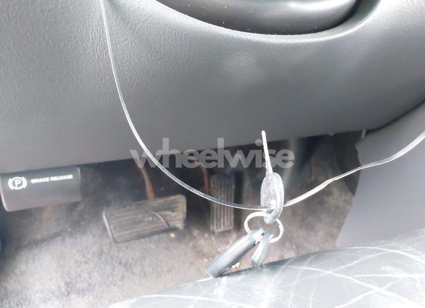 Photo 11 of 2002 Chevrolet Avalanche 1500 (VIN 3GNEK13T12G136557)