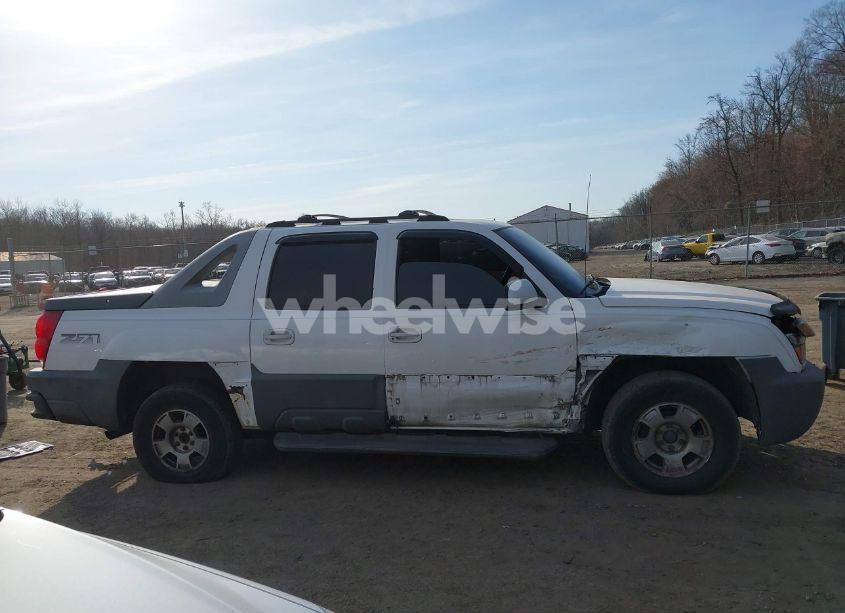 Photo 13 of 2002 Chevrolet Avalanche 1500 (VIN 3GNEK13T12G204839)