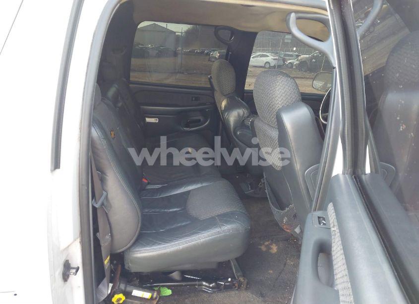 Photo 8 of 2002 Chevrolet Avalanche 1500 (VIN 3GNEK13T12G204839)