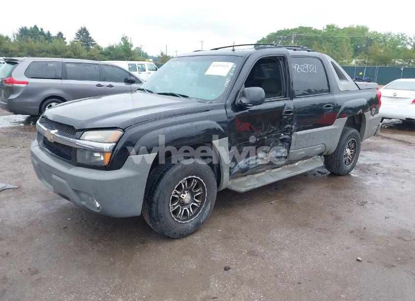 Photo 2 of 2002 Chevrolet Avalanche (VIN 3GNEK13T32G239639)