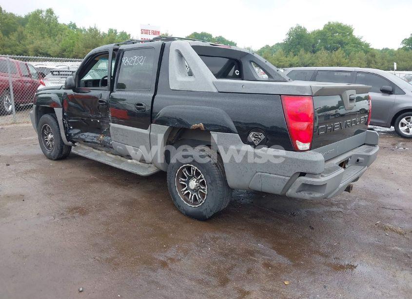 Photo 3 of 2002 Chevrolet Avalanche (VIN 3GNEK13T32G239639)