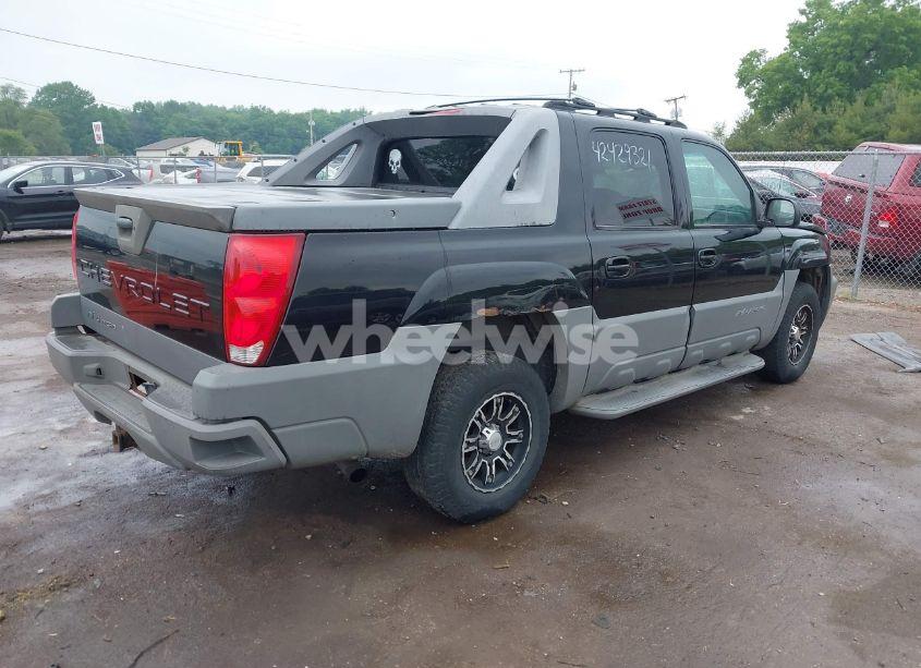 Photo 4 of 2002 Chevrolet Avalanche (VIN 3GNEK13T32G239639)