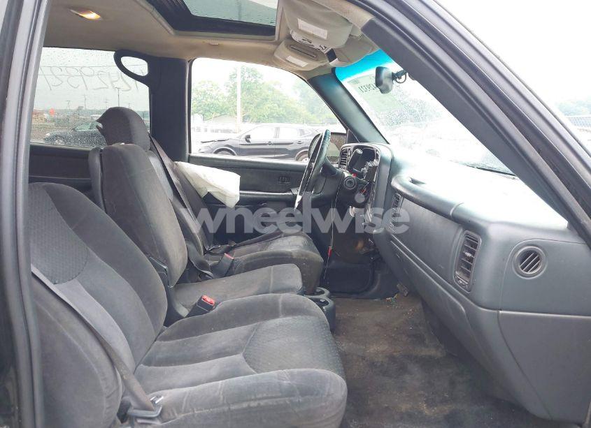 Photo 5 of 2002 Chevrolet Avalanche (VIN 3GNEK13T32G239639)