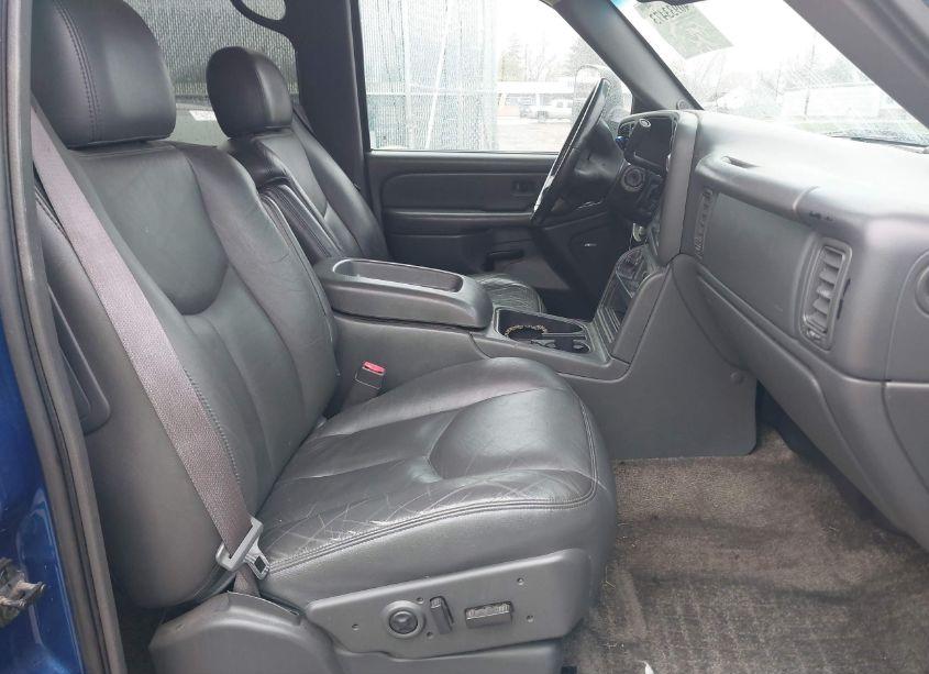 Photo 5 of 2003 Chevrolet Avalanche 1500 (VIN 3GNEK13T33G323963)