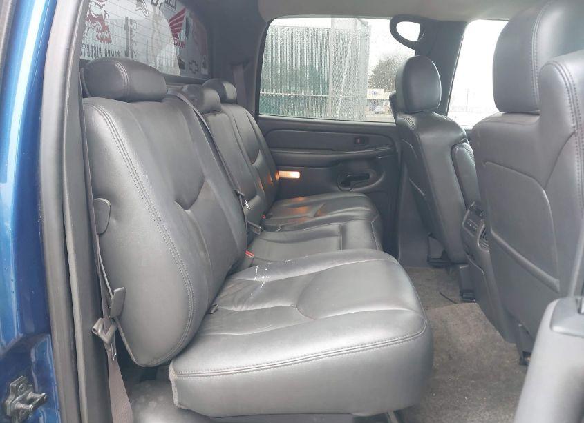 Photo 8 of 2003 Chevrolet Avalanche 1500 (VIN 3GNEK13T33G323963)