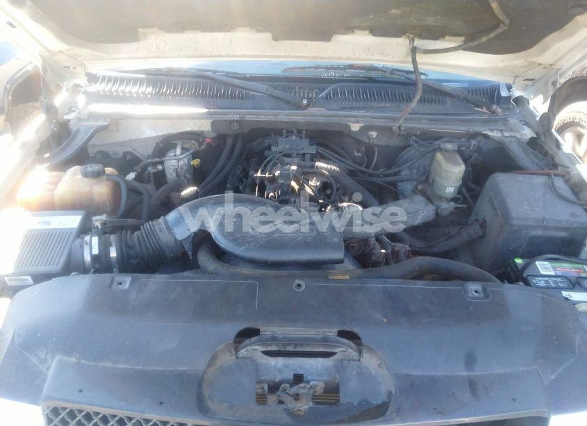 Photo 10 of 2002 Chevrolet Avalanche (VIN 3GNEK13T42G124211)