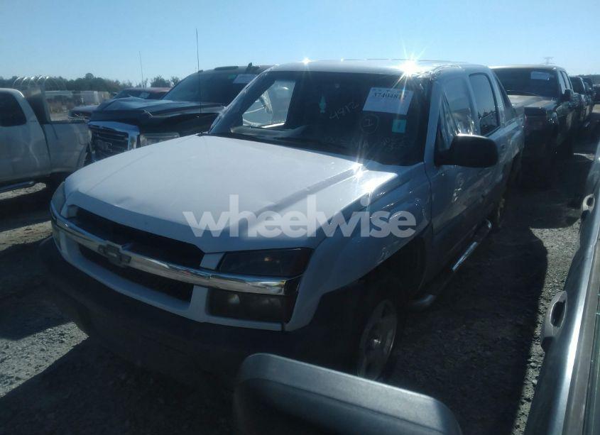 Photo 2 of 2002 Chevrolet Avalanche (VIN 3GNEK13T42G124211)