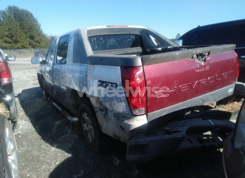 Photo 3 of 2002 Chevrolet Avalanche (VIN 3GNEK13T42G124211)