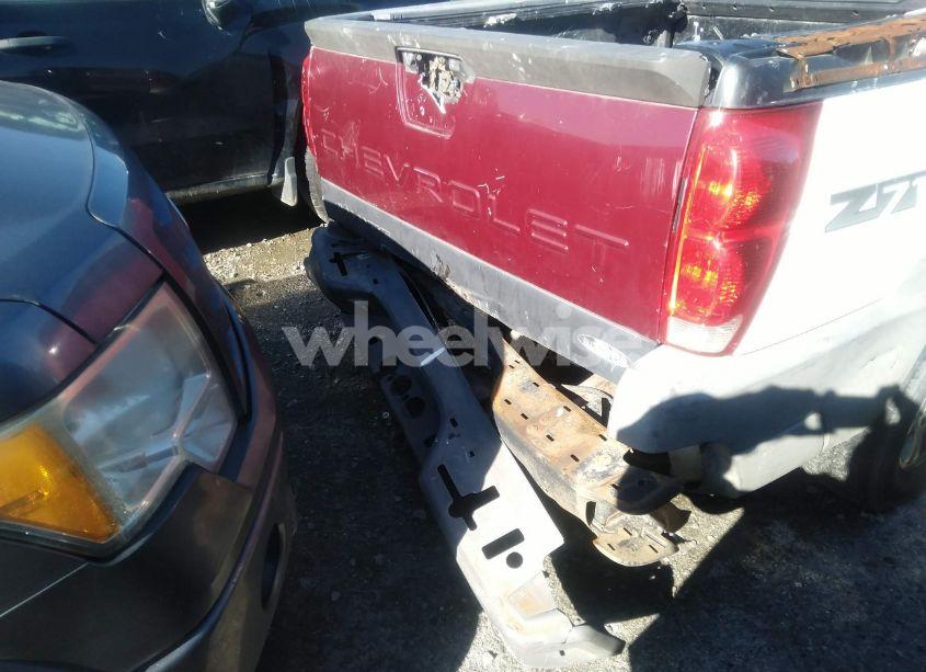 Photo 6 of 2002 Chevrolet Avalanche (VIN 3GNEK13T42G124211)