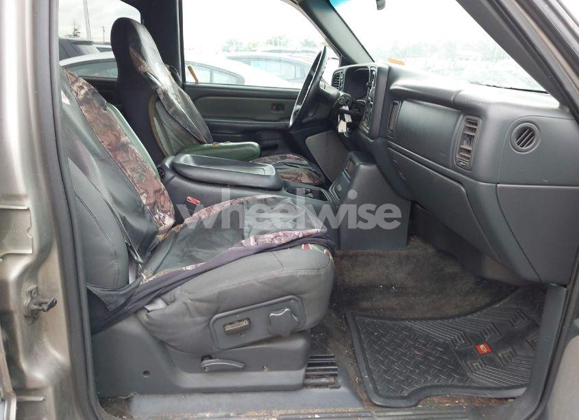 Photo 5 of 2002 Chevrolet Avalanche (VIN 3GNEK13T42G153921)