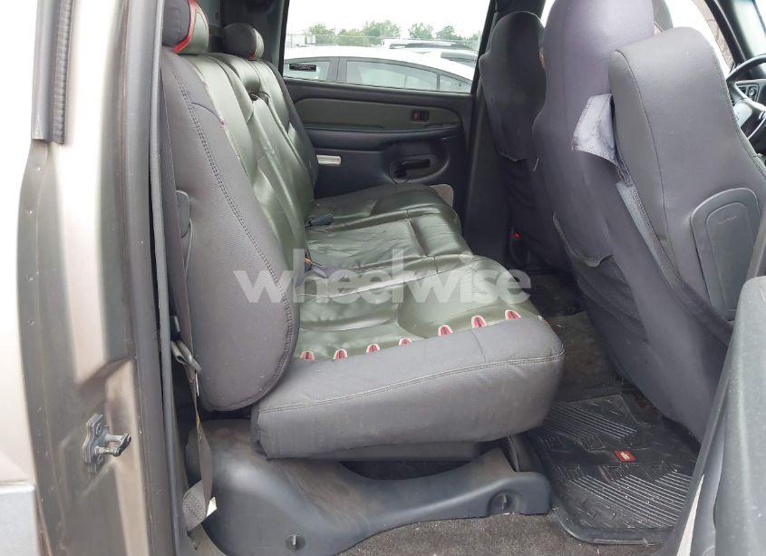 Photo 8 of 2002 Chevrolet Avalanche (VIN 3GNEK13T42G153921)