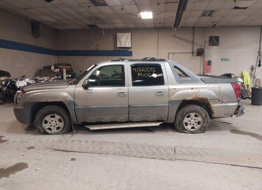 Photo 12 of 2002 Chevrolet Avalanche 1500 (VIN 3GNEK13T42G173893)