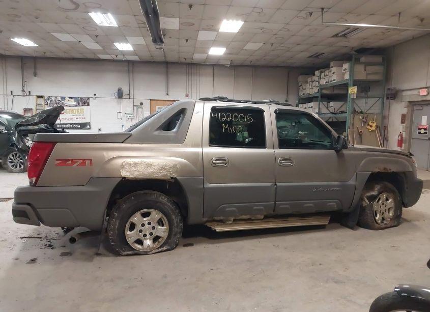 Photo 14 of 2002 Chevrolet Avalanche 1500 (VIN 3GNEK13T42G173893)