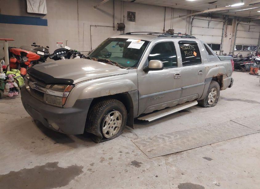 Photo 2 of 2002 Chevrolet Avalanche 1500 (VIN 3GNEK13T42G173893)
