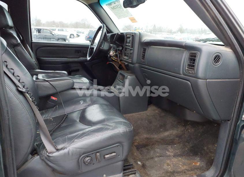 Photo 5 of 2002 Chevrolet Avalanche 1500 (VIN 3GNEK13T42G202373)