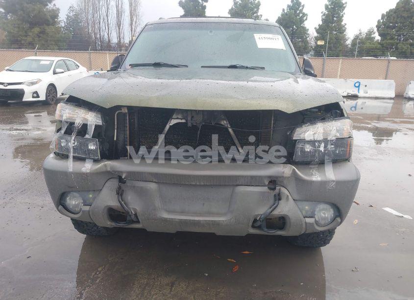 Photo 6 of 2002 Chevrolet Avalanche 1500 (VIN 3GNEK13T42G274741)