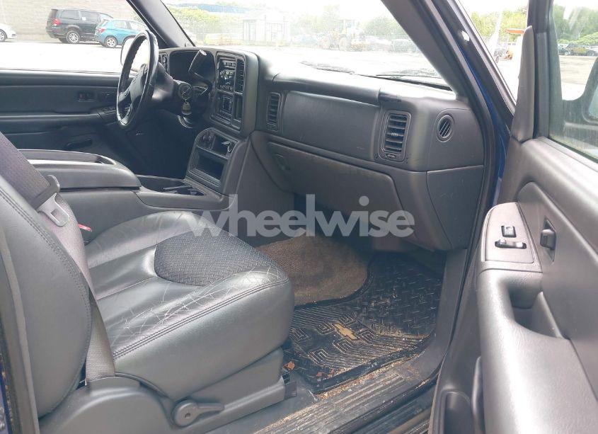 Photo 5 of 2003 Chevrolet Avalanche 1500 (VIN 3GNEK13T43G116109)