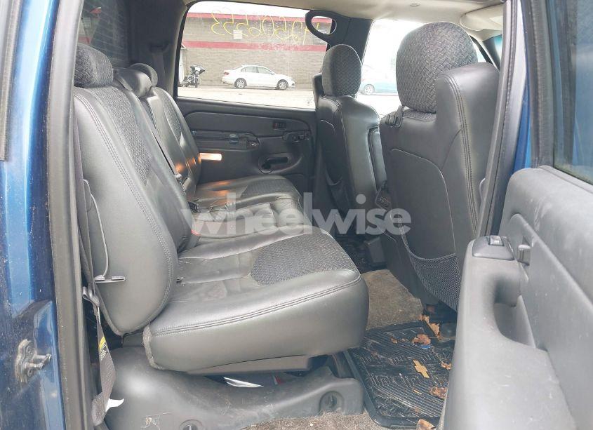 Photo 8 of 2003 Chevrolet Avalanche 1500 (VIN 3GNEK13T43G116109)