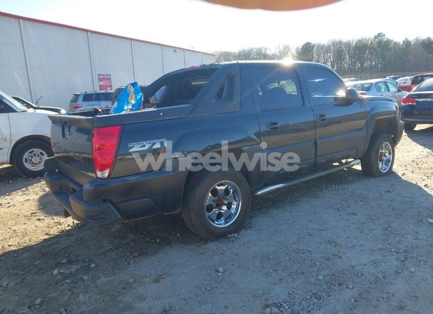 Photo 4 of 2003 Chevrolet Avalanche 1500 (VIN 3GNEK13T43G119348)