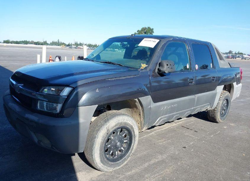 Photo 2 of 2003 Chevrolet Avalanche 1500 (VIN 3GNEK13T43G234130)