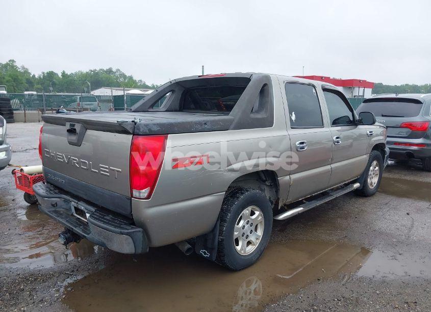 Photo 4 of 2003 Chevrolet Avalanche 1500 (VIN 3GNEK13T43G312924)
