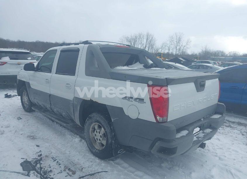 Photo 3 of 2002 Chevrolet Avalanche 1500 (VIN 3GNEK13T52G174602)