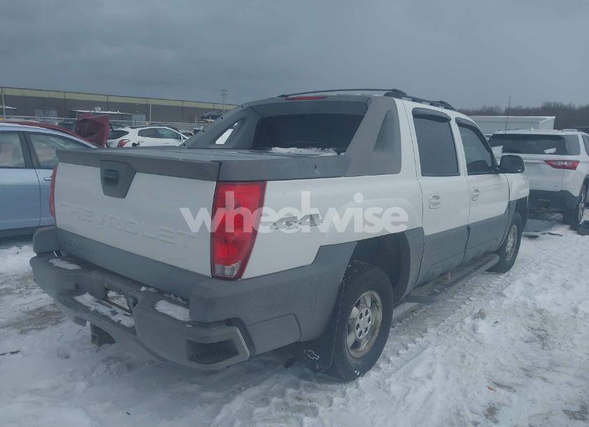 Photo 4 of 2002 Chevrolet Avalanche 1500 (VIN 3GNEK13T52G174602)