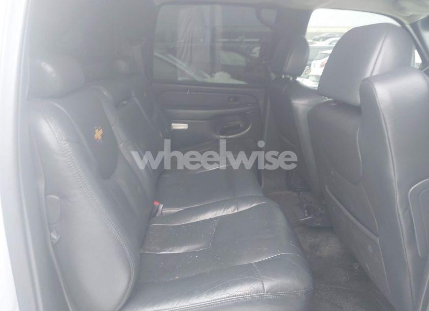 Photo 8 of 2002 Chevrolet Avalanche 1500 (VIN 3GNEK13T52G174602)