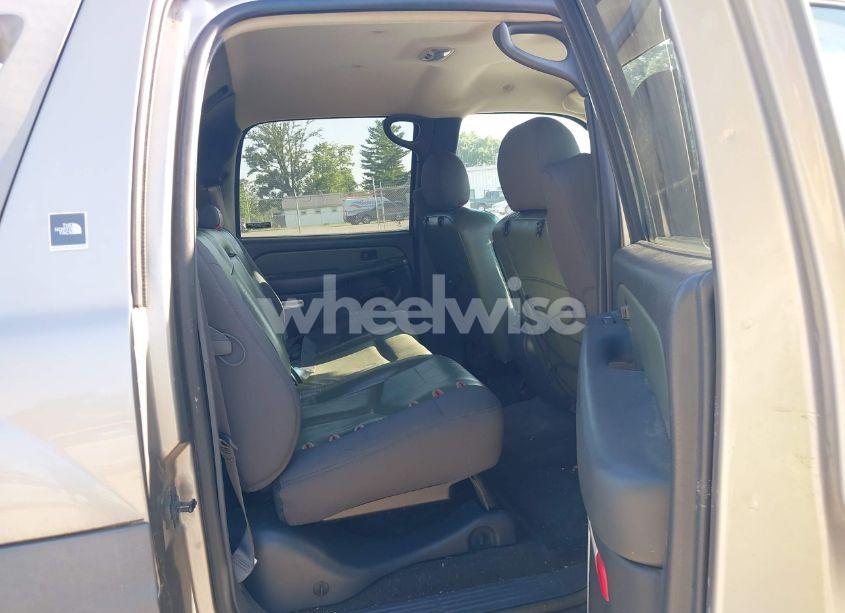 Photo 8 of 2002 Chevrolet Avalanche 1500 (VIN 3GNEK13T52G178164)