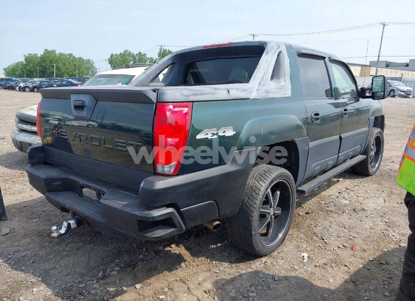 Photo 4 of 2002 Chevrolet Avalanche (VIN 3GNEK13T52G195787)