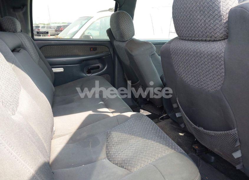 Photo 8 of 2002 Chevrolet Avalanche (VIN 3GNEK13T52G195787)