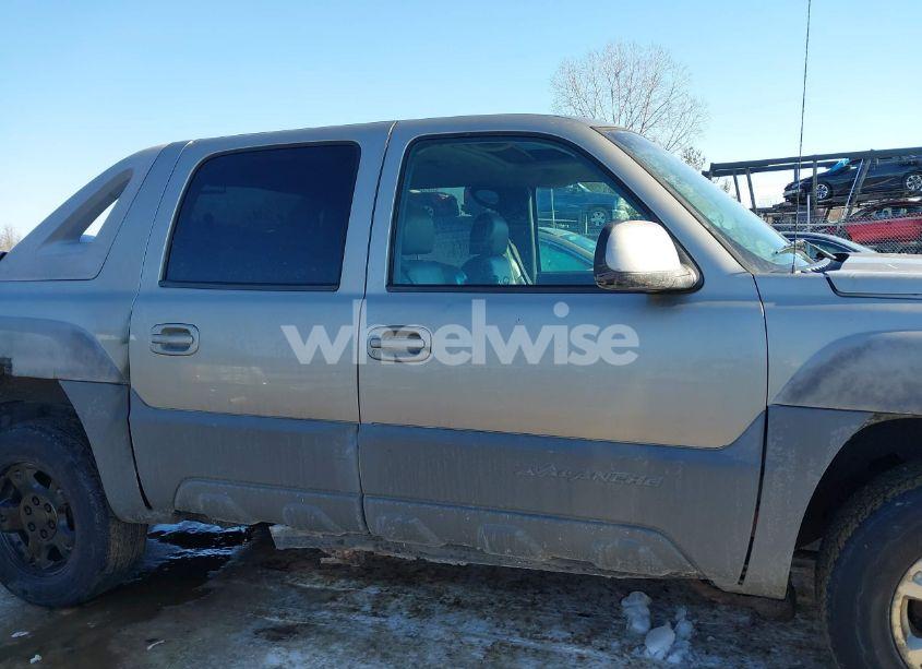 Photo 13 of 2002 Chevrolet Avalanche 1500 (VIN 3GNEK13T52G229615)