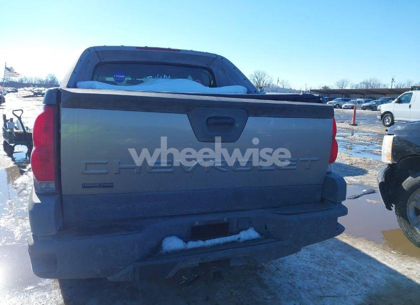 Photo 16 of 2002 Chevrolet Avalanche 1500 (VIN 3GNEK13T52G229615)