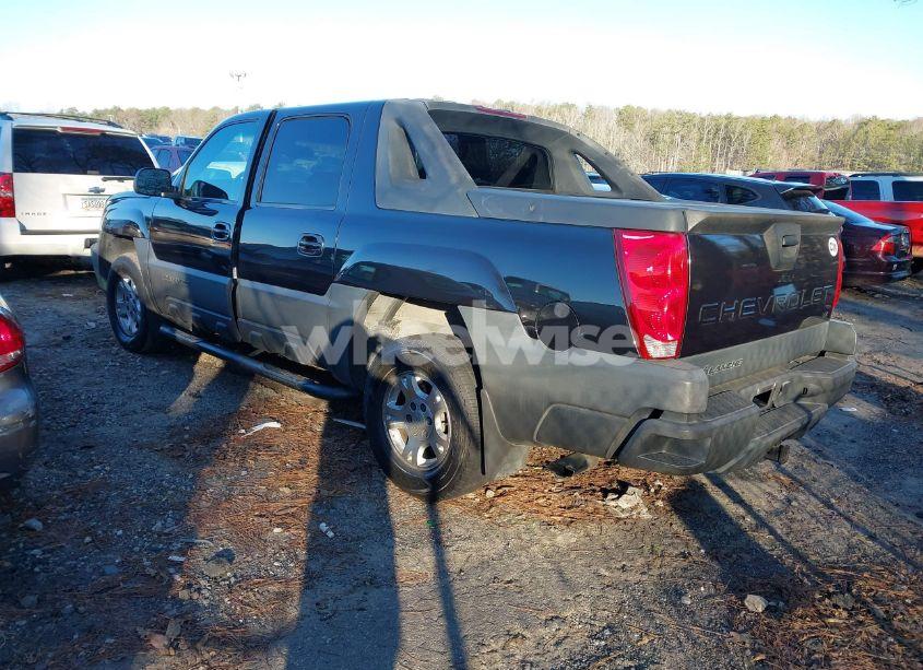 Photo 3 of 2003 Chevrolet Avalanche 1500 (VIN 3GNEK13T53G133517)