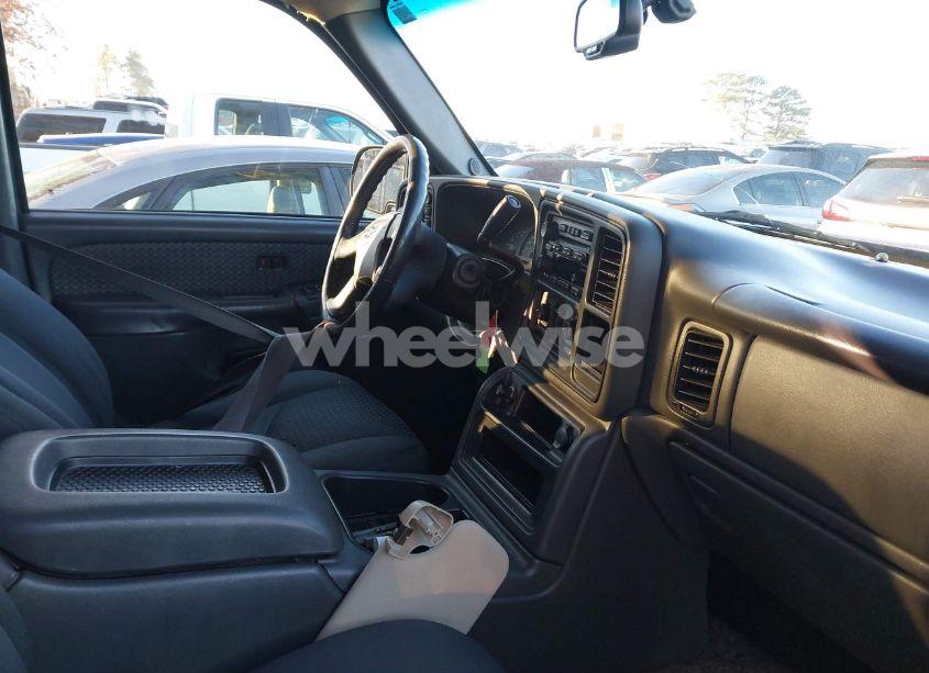 Photo 5 of 2003 Chevrolet Avalanche 1500 (VIN 3GNEK13T53G133517)