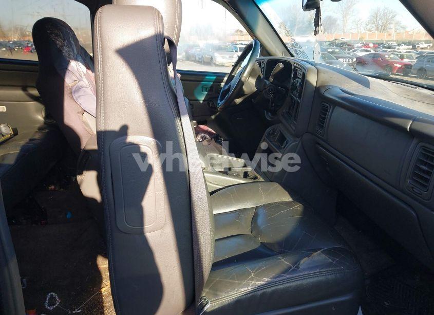 Photo 5 of 2003 Chevrolet Avalanche 1500 (VIN 3GNEK13T53G298810)