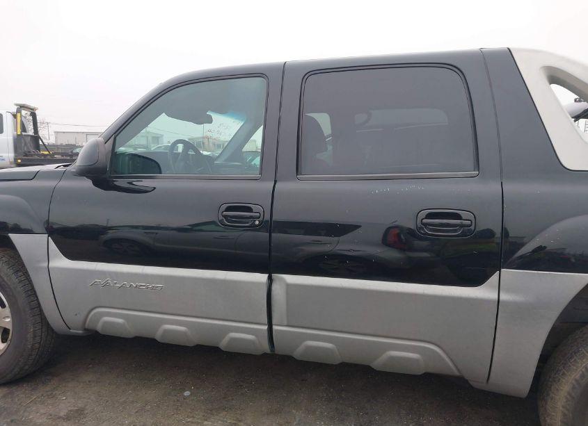 Photo 15 of 2002 Chevrolet Avalanche 1500 (VIN 3GNEK13T62G101013)