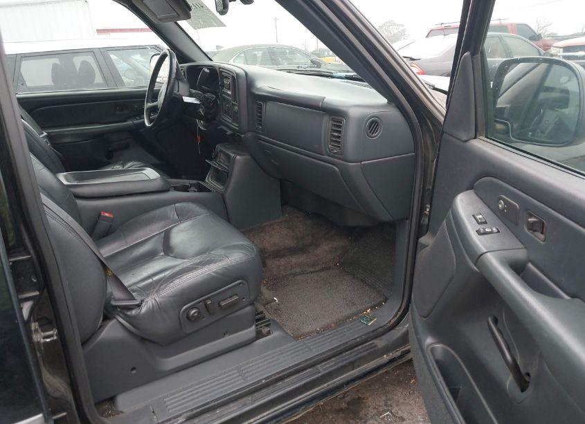 Photo 5 of 2002 Chevrolet Avalanche 1500 (VIN 3GNEK13T62G101013)