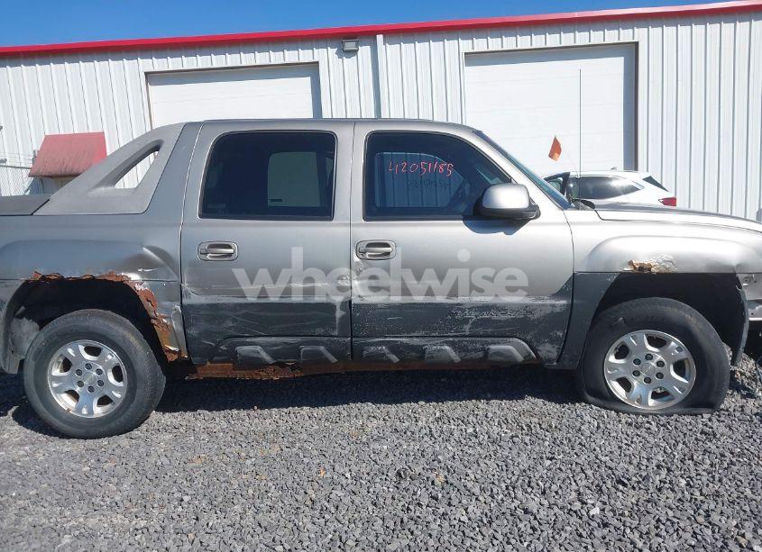 Photo 13 of 2002 Chevrolet Avalanche 1500 (VIN 3GNEK13T62G117177)