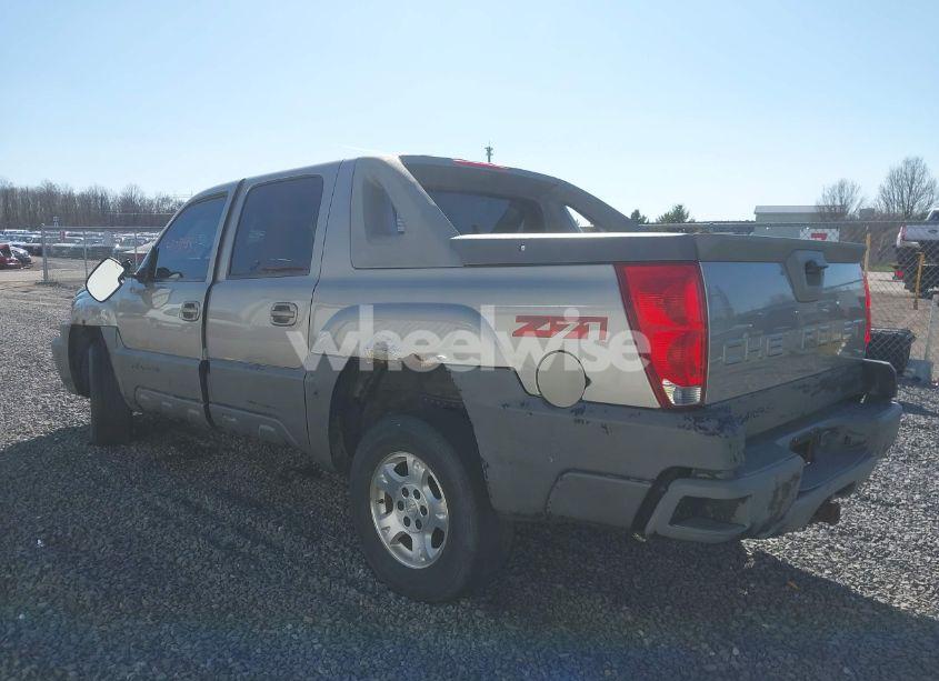 Photo 3 of 2002 Chevrolet Avalanche 1500 (VIN 3GNEK13T62G117177)