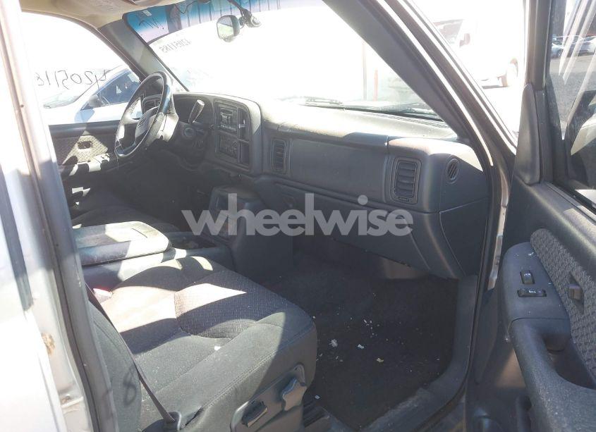 Photo 5 of 2002 Chevrolet Avalanche 1500 (VIN 3GNEK13T62G117177)