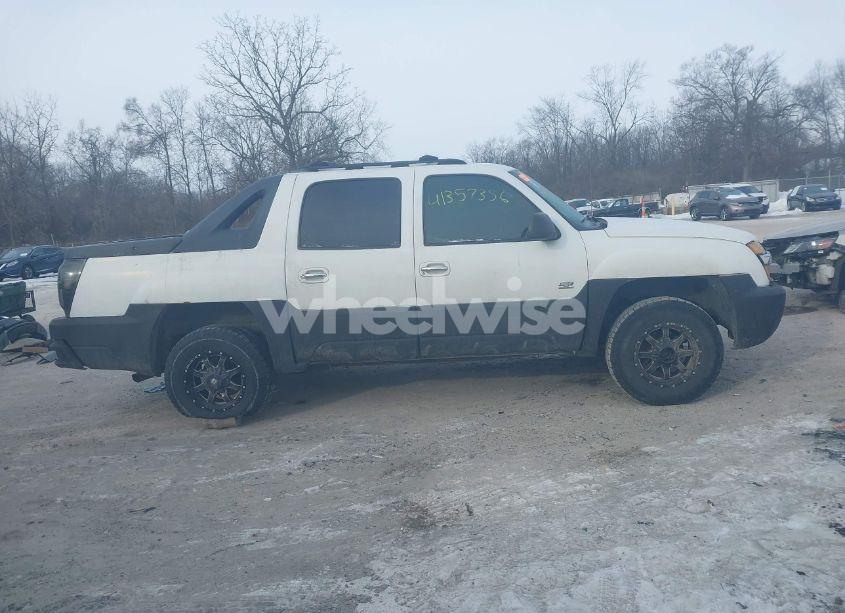 Photo 13 of 2002 Chevrolet Avalanche 1500 (VIN 3GNEK13T62G137638)