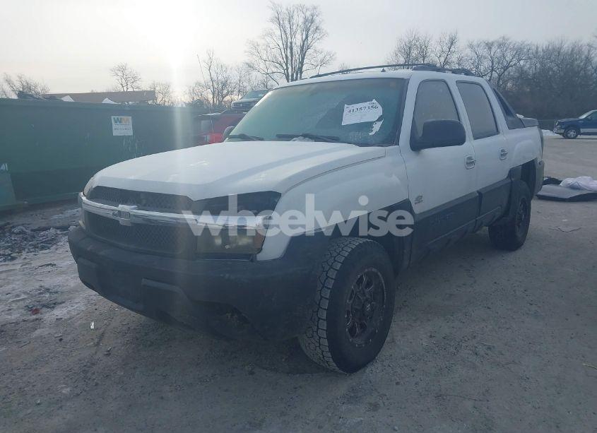 Photo 2 of 2002 Chevrolet Avalanche 1500 (VIN 3GNEK13T62G137638)